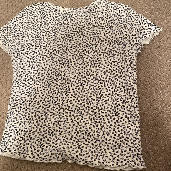 Brandy melville black and white floral zelly top - Picture 3 of 4